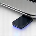 YubiKey o Titan Security Key insertada en un puerto USB del ordenador